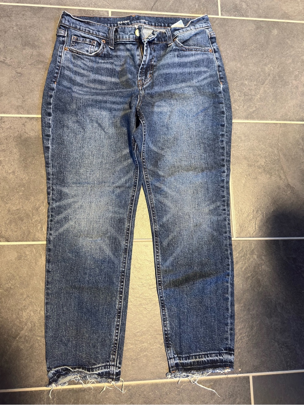Old Navy Women's Cropped Straight-Leg Jeans in Medium Blue Wash